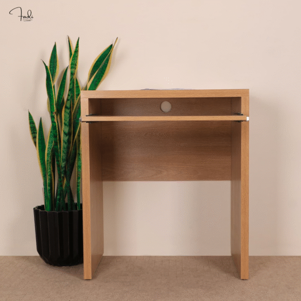 Compact computer desk – Practical. Natural. Space-saving.
